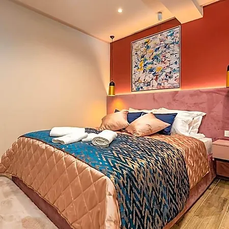 Hedonija 4*